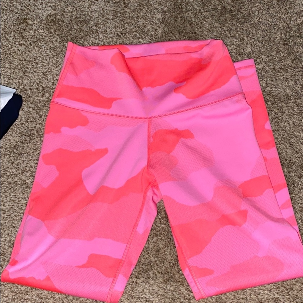 Pink camo aerie legging